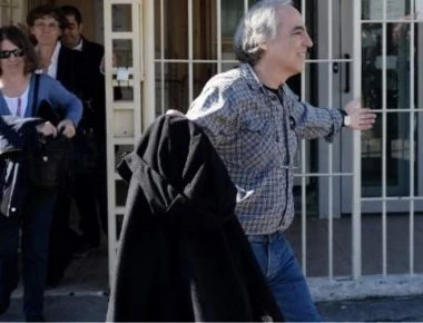 Παρατραβάει η «Αλληλεγγύη» για τον Δ. Κουφοντίνα: Επιθέσεις «βανδάλων» σε ΑΤΜ για τα «μάτια» του τρομοκράτη